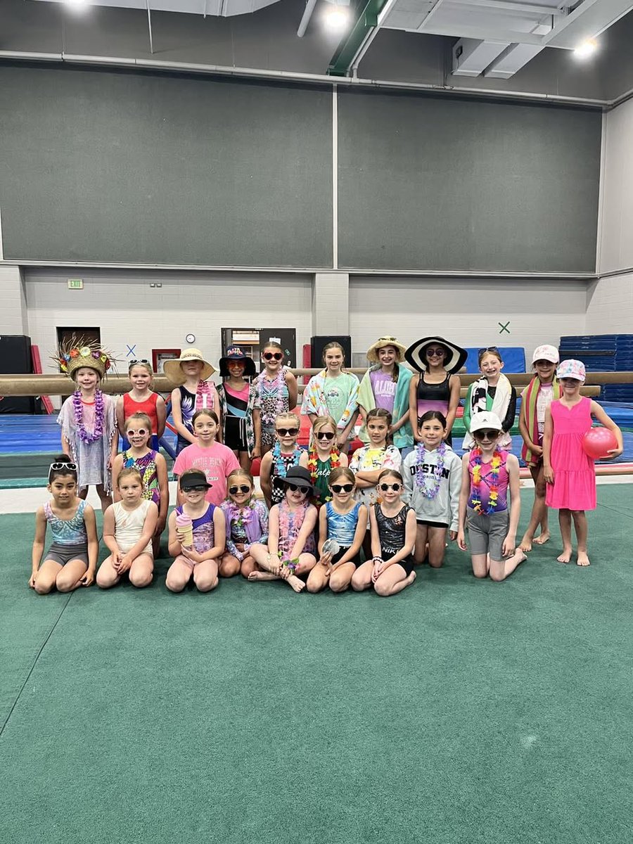Celebrating the start of summer, Valpo Vikings Gymnastics enjoyed a beach day at the gym! ⛱️🏖️🌴🍧

Photo credit: Valpo Vikings Gymnastics