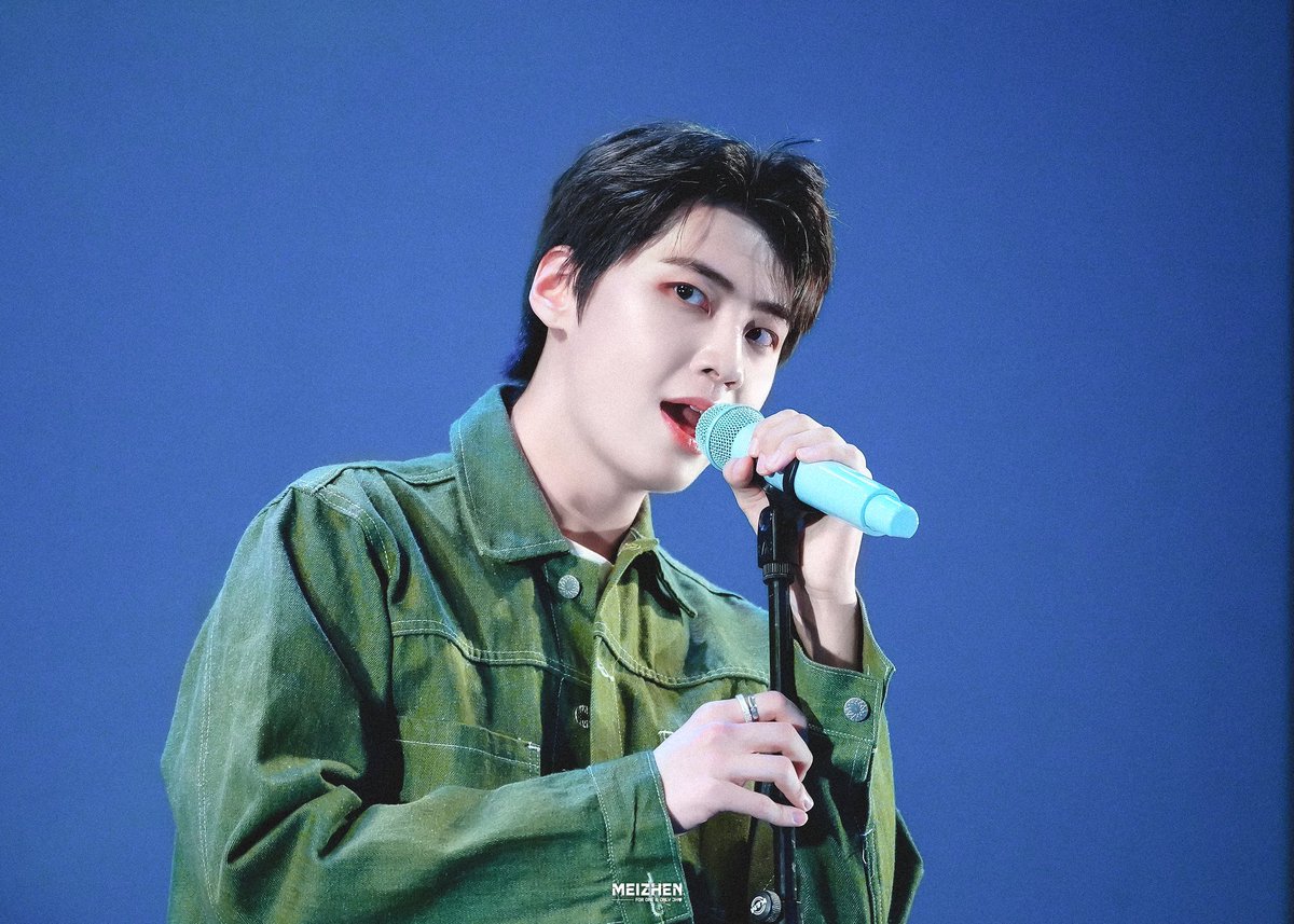 MeiZhen_FORJH's tweet photo. 250601 Be Your Side 2부

앞으로도 함께 가자💙
생일 축하해💙

#서른이지만_아기태양입니다
#ALWAYS_JINHYUK_DAY https://t.co/73jdOh6HbY