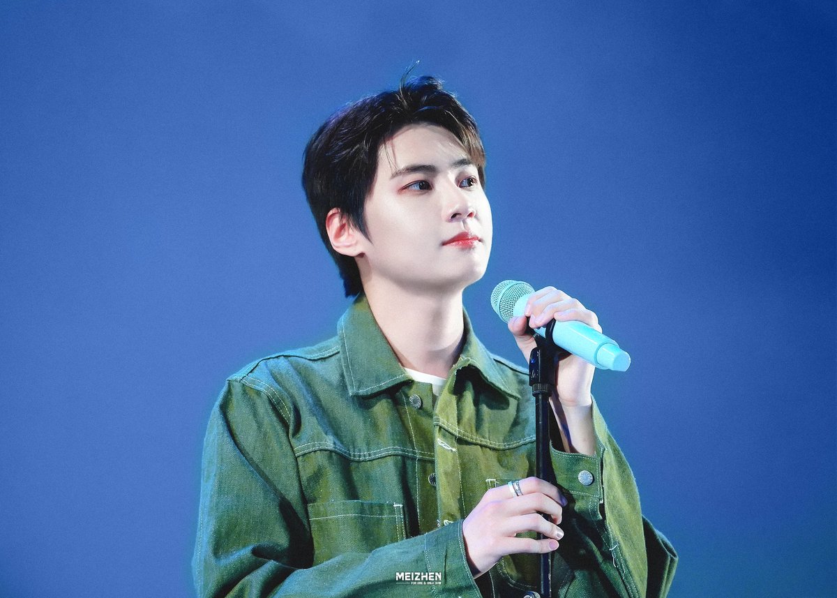 MeiZhen_FORJH's tweet photo. 250601 Be Your Side 2부

앞으로도 함께 가자💙
생일 축하해💙

#서른이지만_아기태양입니다
#ALWAYS_JINHYUK_DAY https://t.co/73jdOh6HbY