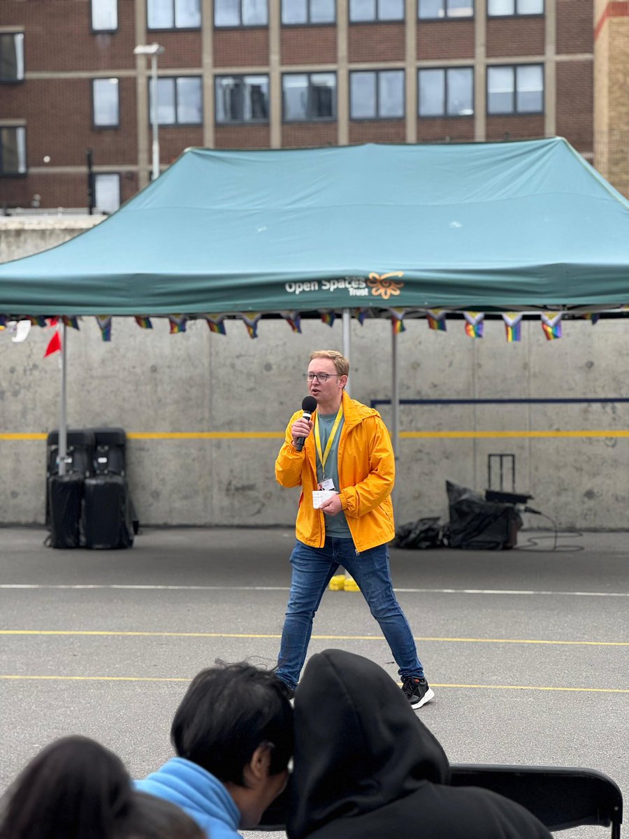 DavidWatsonLD's tweet photo. Great to join the #BOSTFest 2025!
Check out the live music, dancing, community stalls, art, food, drinks and free plants until 8pm today in Red Cross Garden, Redcross Way and Marlborough Sports Garden.
Well done to the BOST team for putting together another amazing event! https://t.co/NDWaxm9tJT