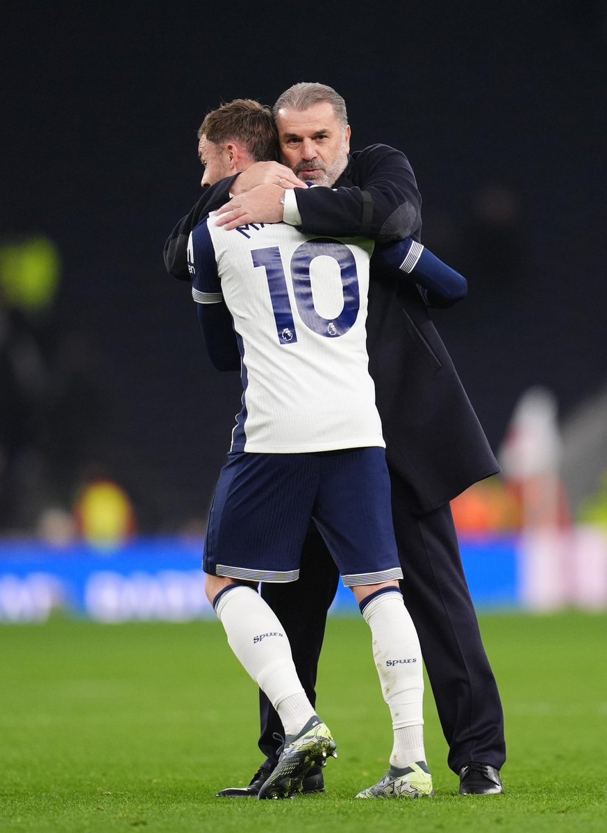 Madders10's tweet image. Gaffer, where to start.
Firstly, thank you for bringing me to this wonderful club that I now call my home. Your instant belief in me to not only sign me but make me the clubs vice captain & part of the leadership group from the get go is something I’ll always be thankful for.…