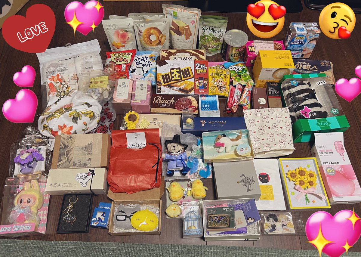 한국 사인회에서 받은 여러분의 선물과 편지가 도착했습니다🥰이렇게 많이 정말 감사합니다! 편지나 일러스트도 찬찬히 읽습니다😭🐣