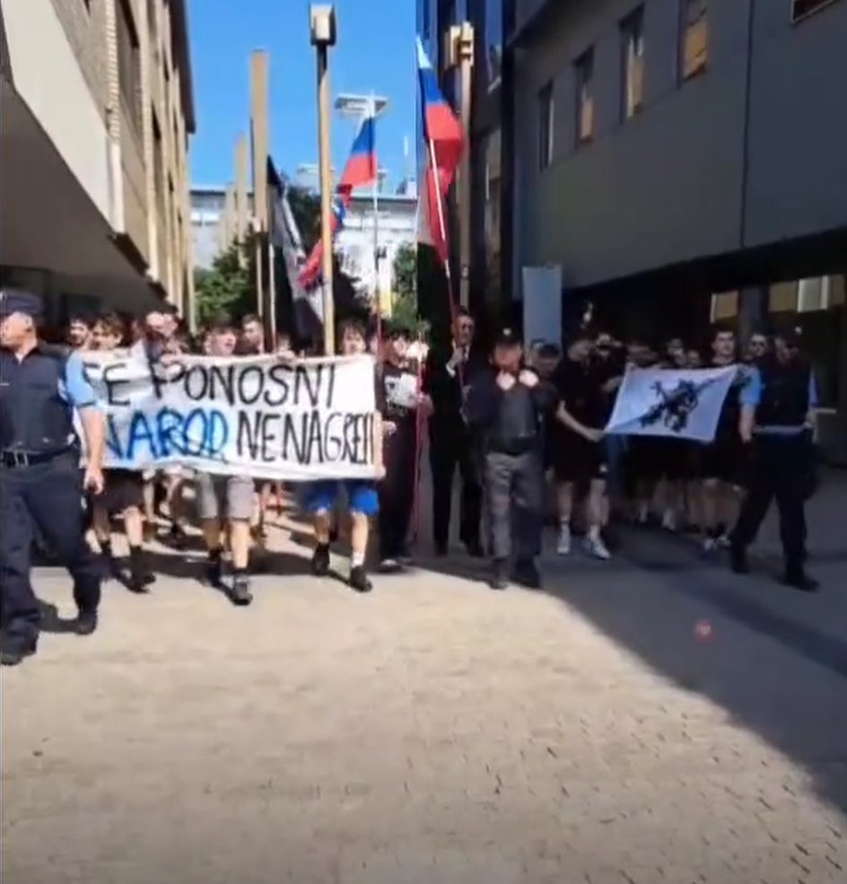 General_Maister's tweet photo. Danes je bil v Mariboru proti pederska parada o kateri se ne bo govorilo, govorilo se bo o paradi pedrov. https://t.co/NAiIBOOrTb