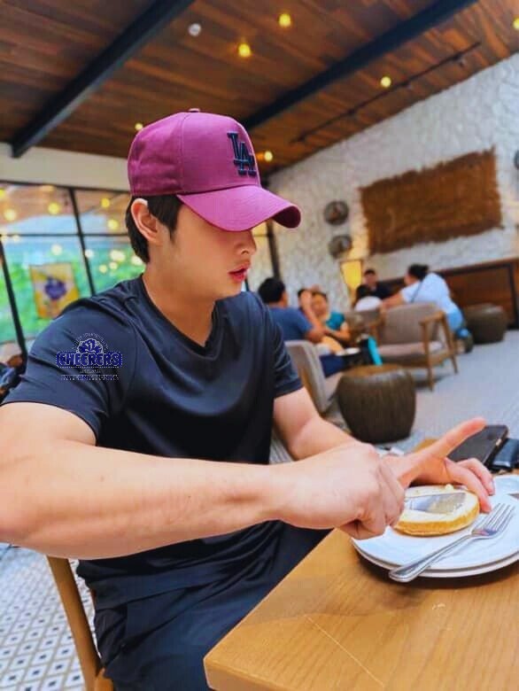 LCheerers_INT's tweet photo. POV: you're in a date with lance

#LanceCarr 
#Cheerers https://t.co/KEzxPU4U4A