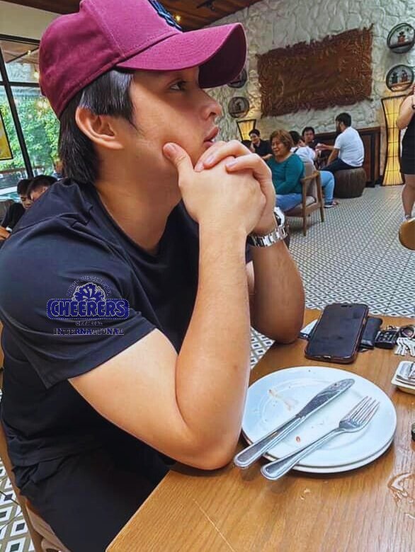 LCheerers_INT's tweet photo. POV: you're in a date with lance

#LanceCarr 
#Cheerers https://t.co/KEzxPU4U4A