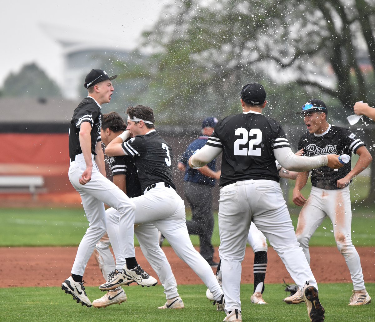 PHOTOS: Perkins v. Benedictine | Baseball📸

(Full gallery on my Facebook as well)

dropbox.com/scl/fo/7vderq5…