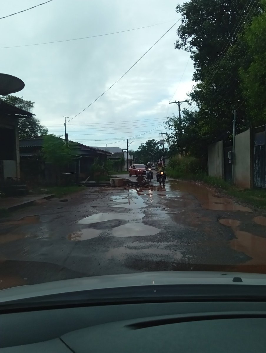 Fazendinha está entregue às barata, bora resolver a questão das ruas que estão só buraco e mato <a href="/PMMacapa/">Prefeitura de Macapá</a>