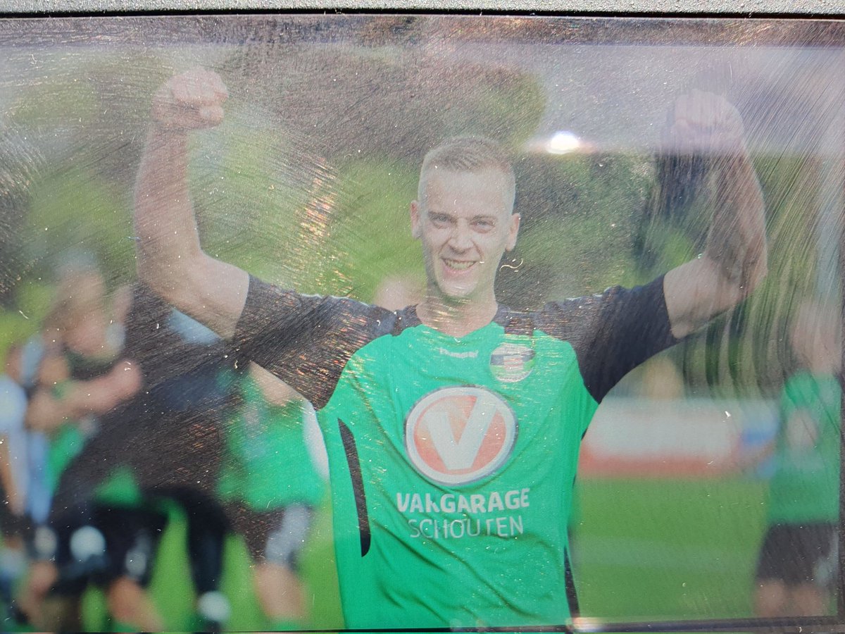 79 minuut. 4 1 voor <a href="/SVNoordeloos/">SV Noordeloos</a> tegen #ssw Het kan miet meer mis. 4e klasser here we come