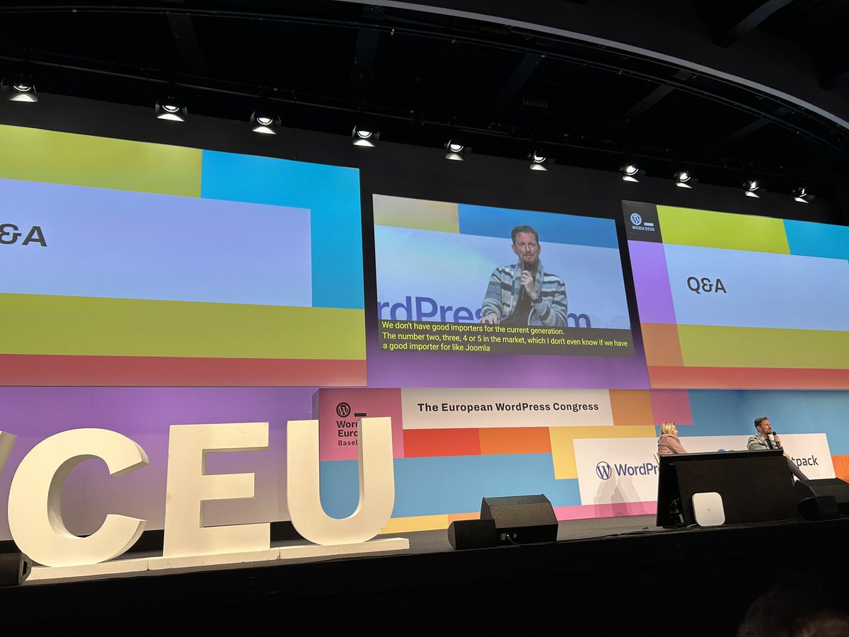 Matt Mullenweg, ante la pregunta sobre qué estrategia abordar frente a SAAS como Shopify dice que WooCommerce ya está mejorando mucho pero que sobre todo es mejor en personalización. También apunta que falta un buen importador de Shopify a WordPress