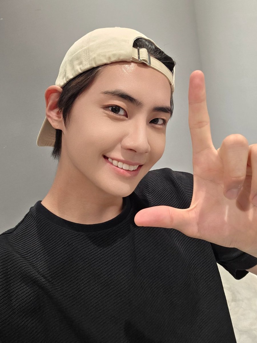 jh06080917's tweet photo. 울 진혁이에게는 늘 좋은 일들만 가득가득하길.. 그래서 매일매일이 생일날인 것처럼 행복만 하길💙💙💙 #서른이지만_아기태양입니다
#ALWAYS_JINHYUK_DAY https://t.co/l4UToQbAAr