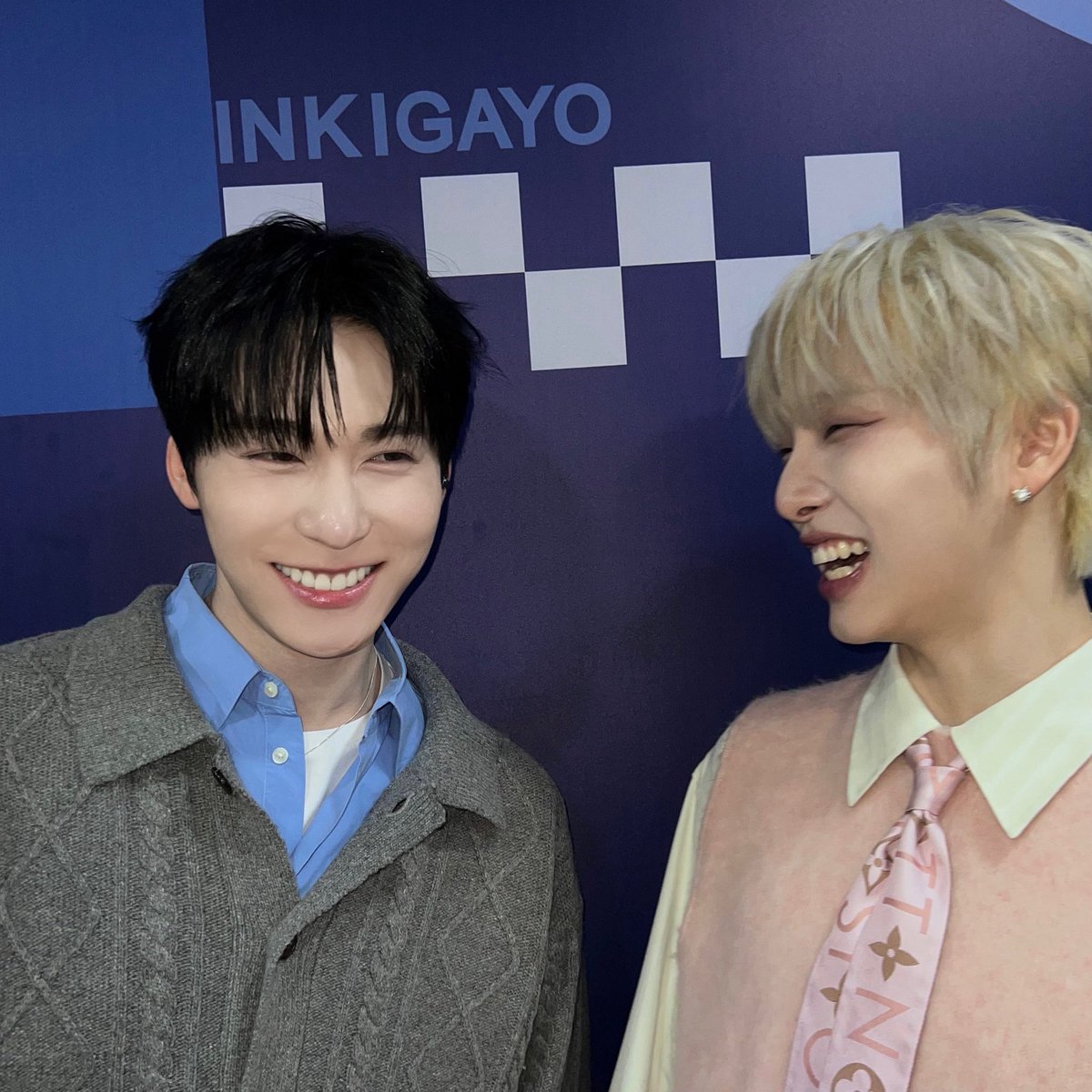 official_ONEUS's tweet photo. [#건희]

서호형 마지막까지 생일 축하해 🥳🎂
룸메보즈의 영원한 ✊🏻✌🏻✋🏻 ...⭐️
얼른 또 만나서 가위바위보 하자 ㅋ ㅋ https://t.co/lfElzOCLTV