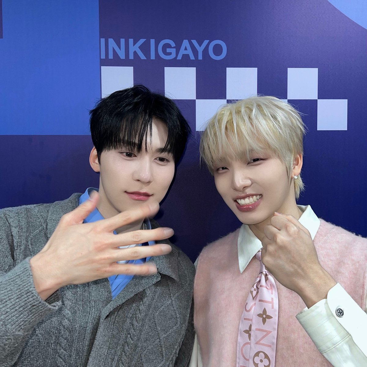 official_ONEUS's tweet photo. [#건희]

서호형 마지막까지 생일 축하해 🥳🎂
룸메보즈의 영원한 ✊🏻✌🏻✋🏻 ...⭐️
얼른 또 만나서 가위바위보 하자 ㅋ ㅋ https://t.co/lfElzOCLTV