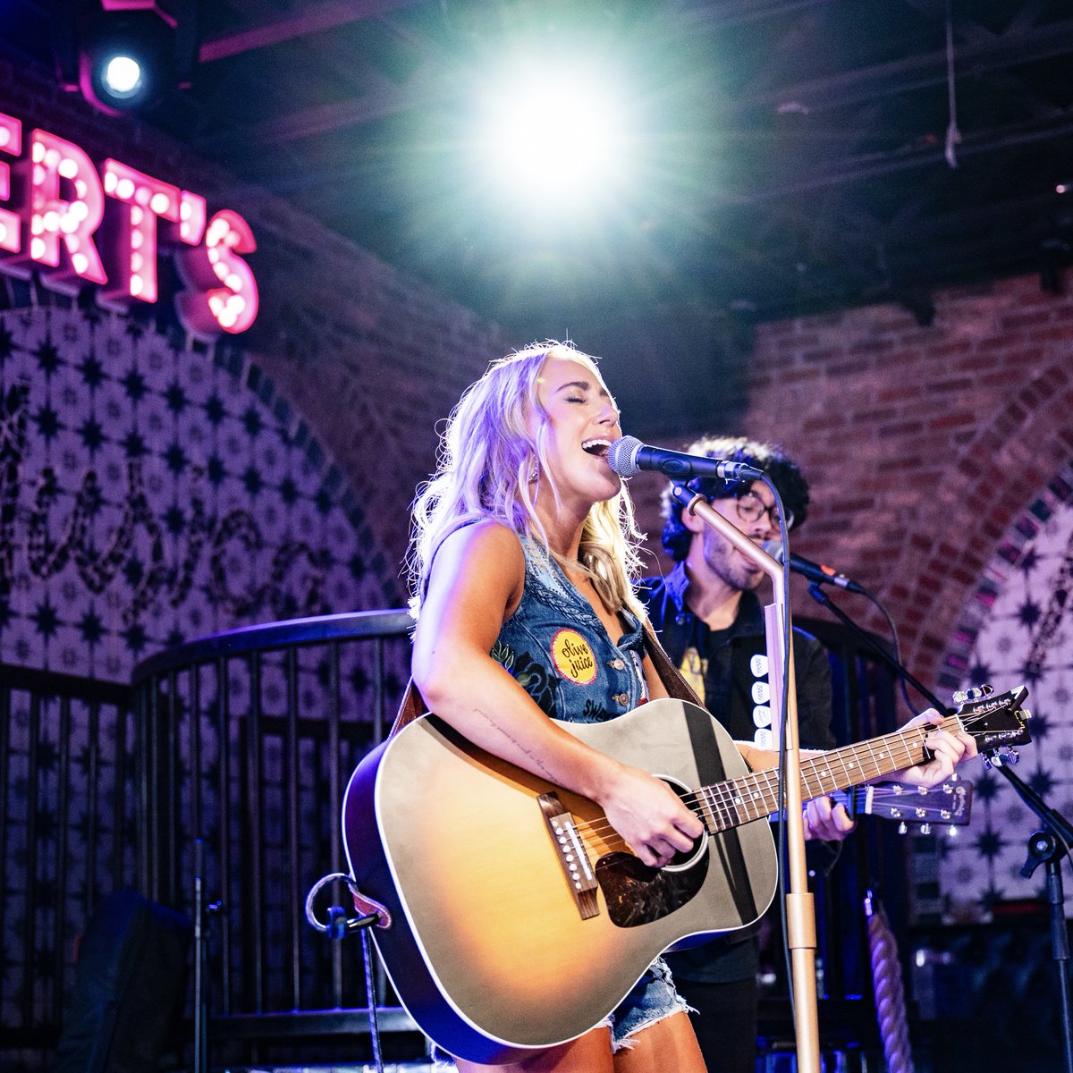 Casa Rosa Nashville (@casarosanash) on Twitter photo Yesterday was for the girls! <a href="/theashleycooke/">Ashley Cooke</a> took over the stage for an amazing set 💖 who’s joining us for day 3? #CMAFest #iHeartCHP Yesterday was for the girls! <a href="/theashleycooke/">Ashley Cooke</a> took over the stage for an amazing set 💖 who’s joining us for day 3? #CMAFest #iHeartCHP
