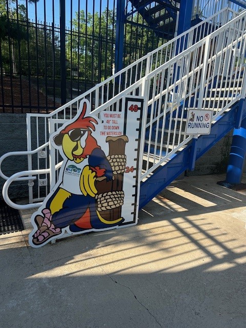 RF_ParksandRec's tweet image. 🌊🌟 Friendly reminder! Our pool facility prohibits vaping &amp;amp; has a height requirement for the waterslide. If the child is under the height requirement they must go down with an ADULT. Thank you for helping us keep the Northside Swim Center safe and smoke free! 🏊‍♂️💦 #PoolRules
