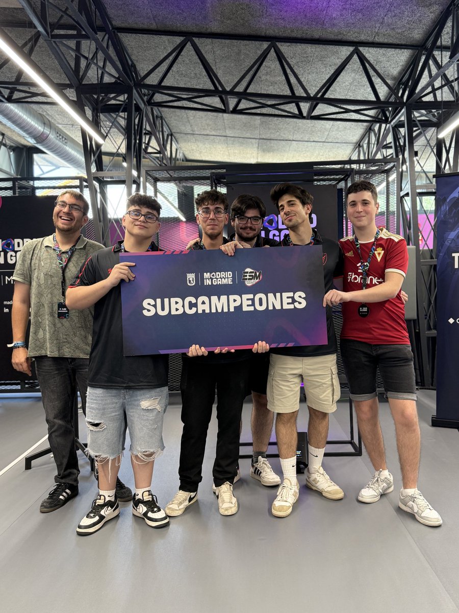 🏆 Entrega de trofeos del Circuito Tormenta Valorant: 

🥇<a href="/NGU_eSports_/">NGU eSports</a>
🥈 <a href="/VolkanicTeam/">VOLKANIC</a> 

¡Enhorabuena a ambos equipos!