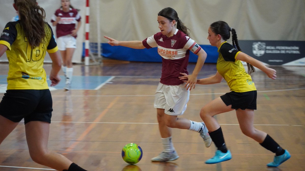 ⏯️ Tempo de DESCANSO para as infantís!

🔥 Altísimo o nivel desta final feminina! 

2⃣ <a href="/CDLPfs/">Club Deportivo La Peña</a> 
1⃣ <a href="/VictoriaCF1943/">Victoria Club Fútbol ⚽🦓</a> 

🪑 Xogadoras a vestiarios a coller folgos para a segunda metade en <a href="/ConcelloFerrol/">Concello Ferrol</a> 

#futsal #CopaGalicia