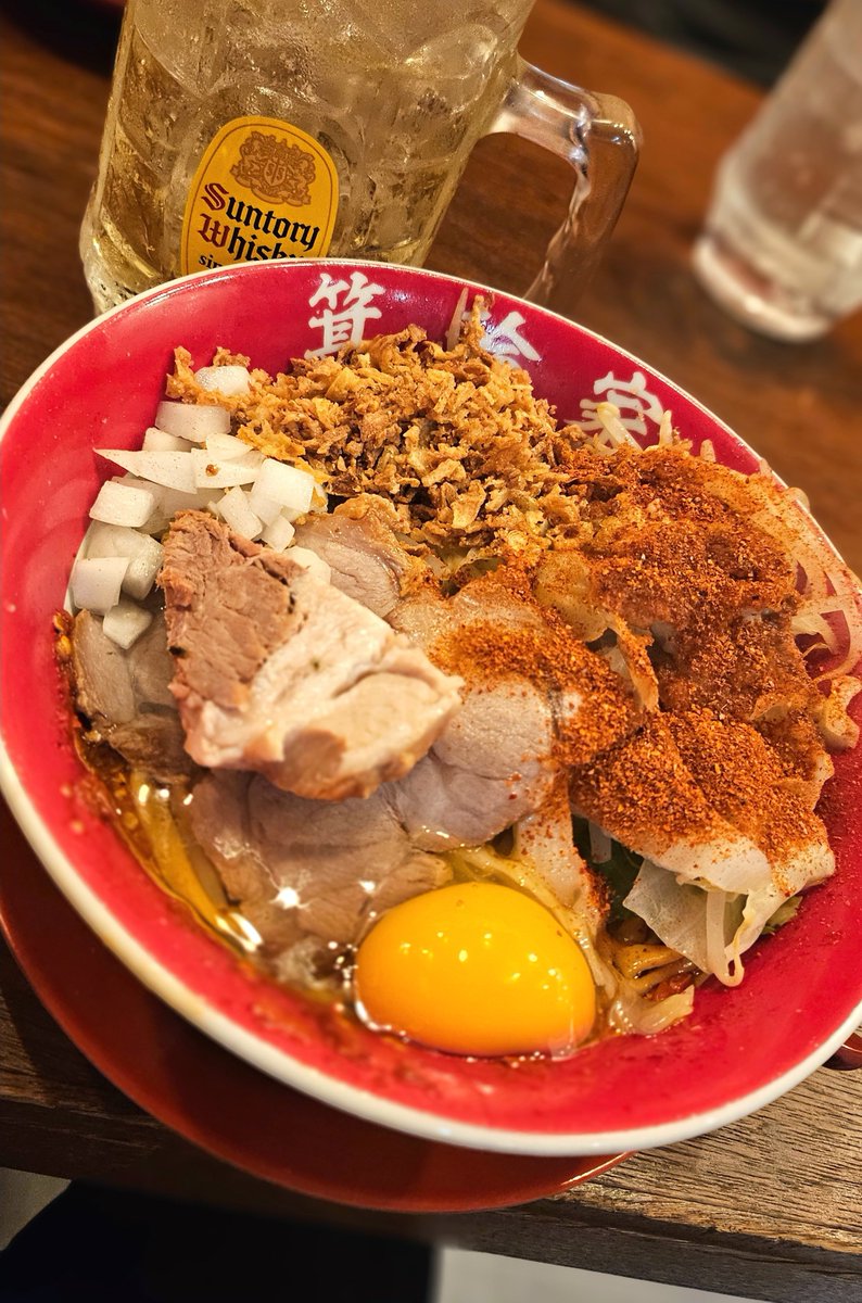 minamikun__'s tweet photo. 2年前にベースが抜けて🎸
現在、活動休止中32回目の定例会
もうボーカルにベース弾いてもらえないかってお願いしてみたけど却下
まだまだ続く土曜日の夜は
赤まるじろう汁なしで 一旦和解
#箕輪家 #UMAX https://t.co/GZJB8RfwpQ
