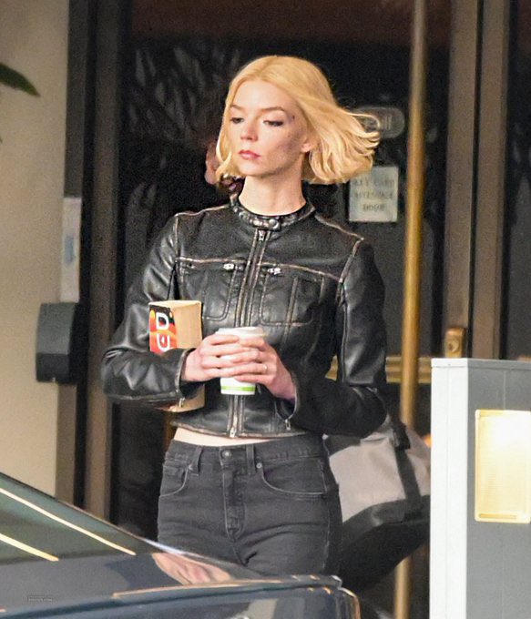 hourly anya taylor-joy (@everyhouranya) on Twitter photo 