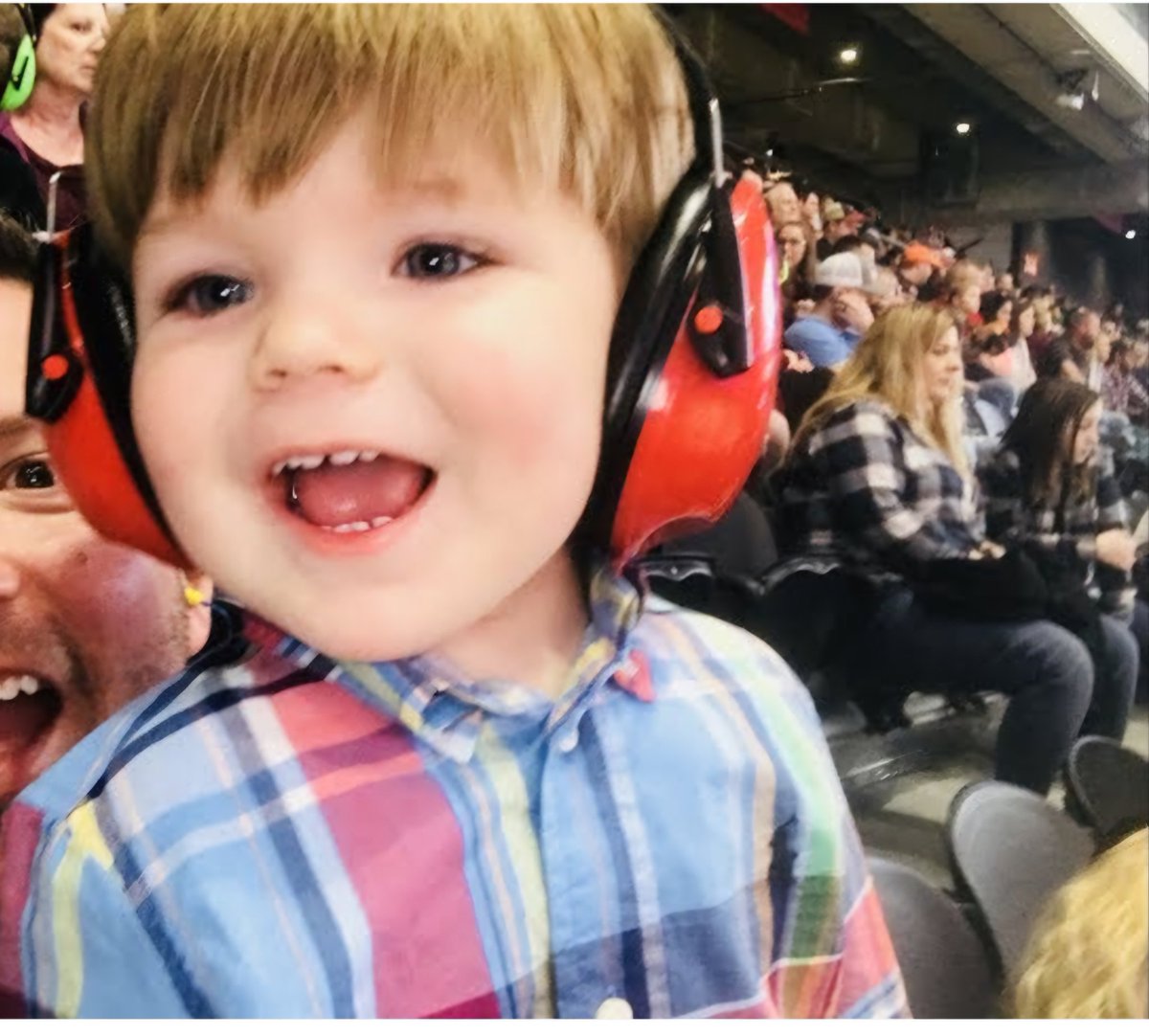 What's this kid watching 
Monster trucks or 
#FrenchOpen woman's final?