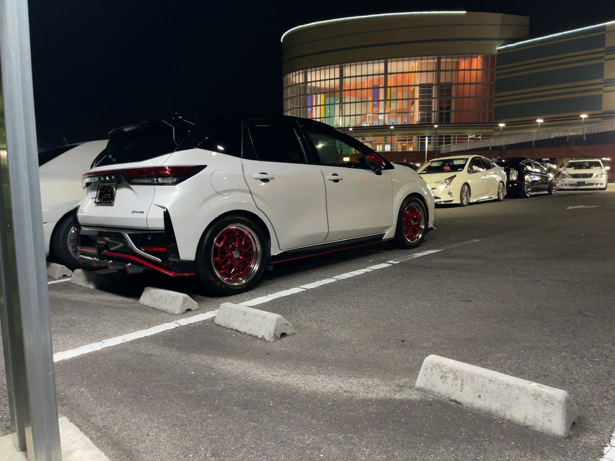 久しぶりに
オールジャンルミーティングに行ってきたよ😊
やっぱり光るエンブレム村のミーティングの方が楽しかった🤣