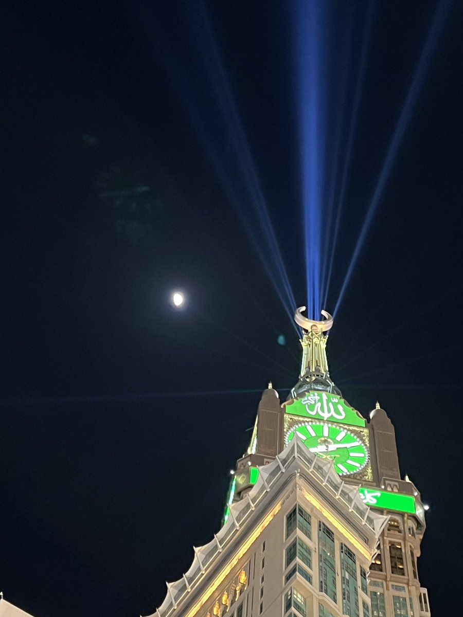 #بوح_الخاطر 
#رسالة_لك

الدم تظهر علته بالتحاليل 
تطلع نتيجة علته في ورقها 

واللي يسلم #لحيته للرياجيل
 لاعاد ينشد منهو اللي حلقها 

 فهد بن سالم الطريسي.
#تدل_دربها 
#حقيقه 

#تصويري 👇🏻👇🏻👇🏻