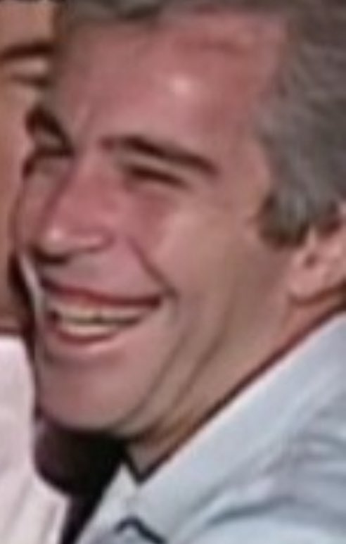 HuntLlonch's tweet photo. @FlippersUpNow @AdamKinzinger Anyone else get a Joker vibe from this creep? https://t.co/4ICYpS0pJa