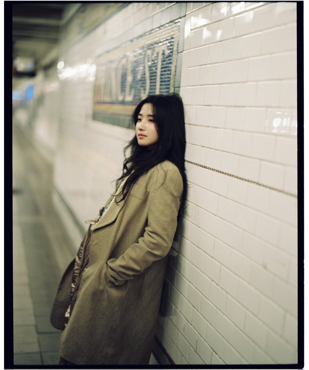 minjuihllit's tweet photo. In a city that never stops moving, I paused. People rushing, trains humming, life happening, but in that split second, it felt like time softened its pace just for me. A blur behind, but clarity within. https://t.co/SIMFCHCHLb