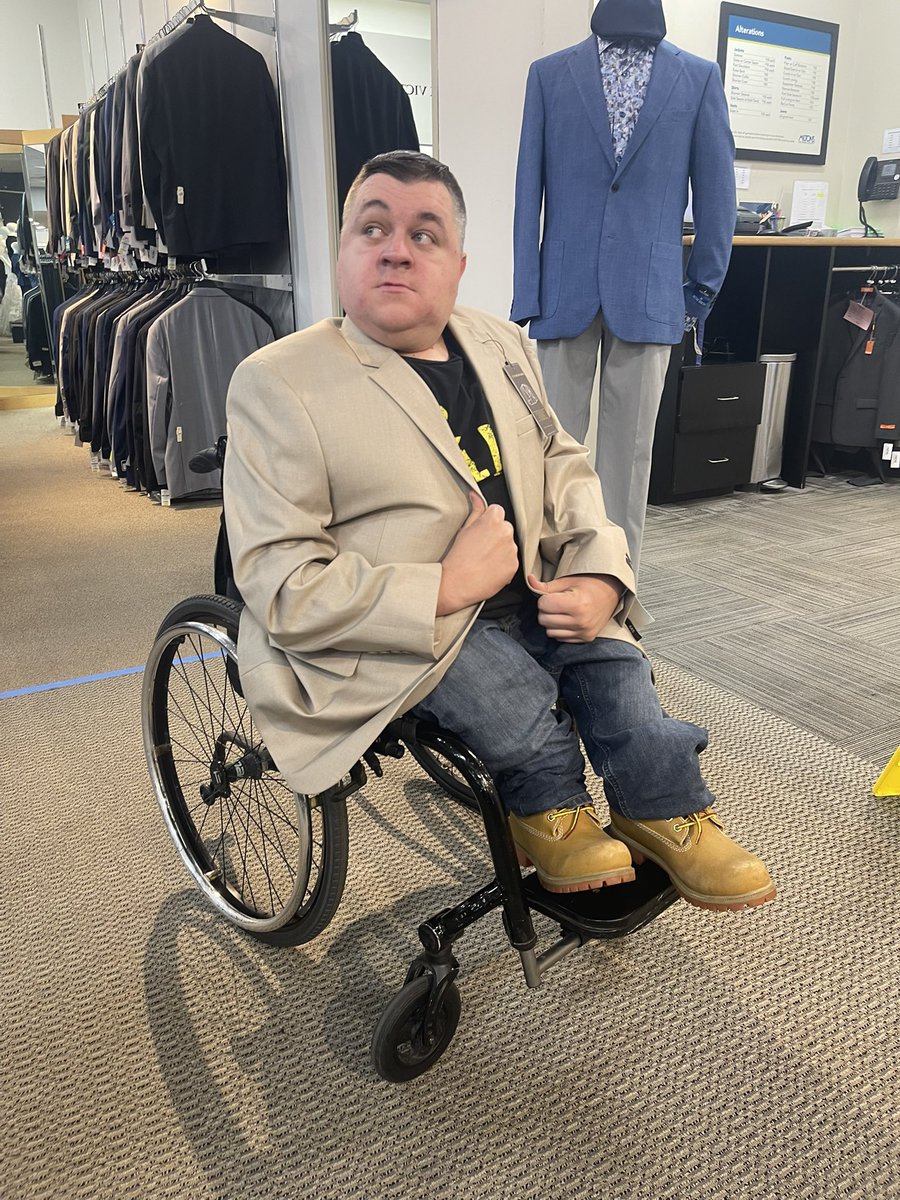 TedSellers11's tweet image. 3 months until the big wheel down the aisle, so the whole crew got fitted at @MiltonsForMen today! The best service from the best sponsor of the @kirkminshow