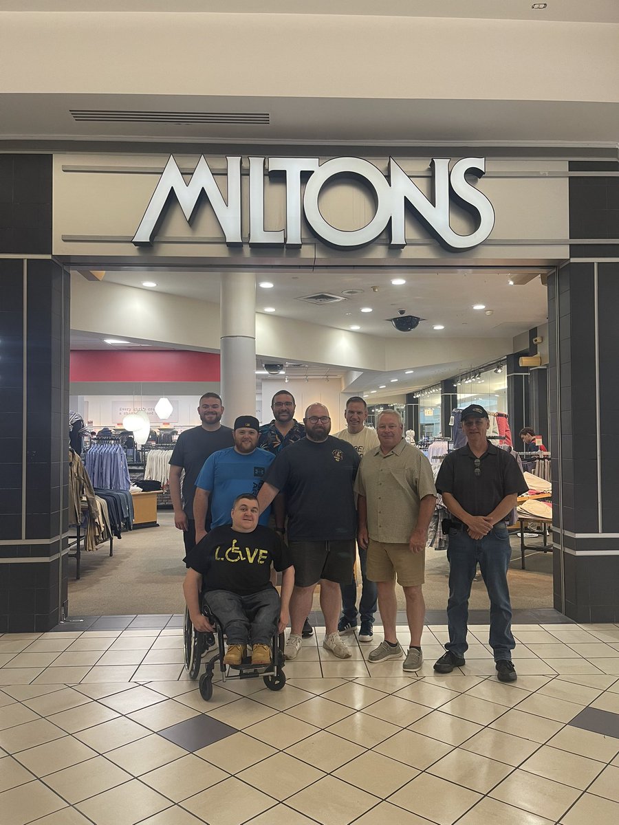 TedSellers11's tweet image. 3 months until the big wheel down the aisle, so the whole crew got fitted at @MiltonsForMen today! The best service from the best sponsor of the @kirkminshow