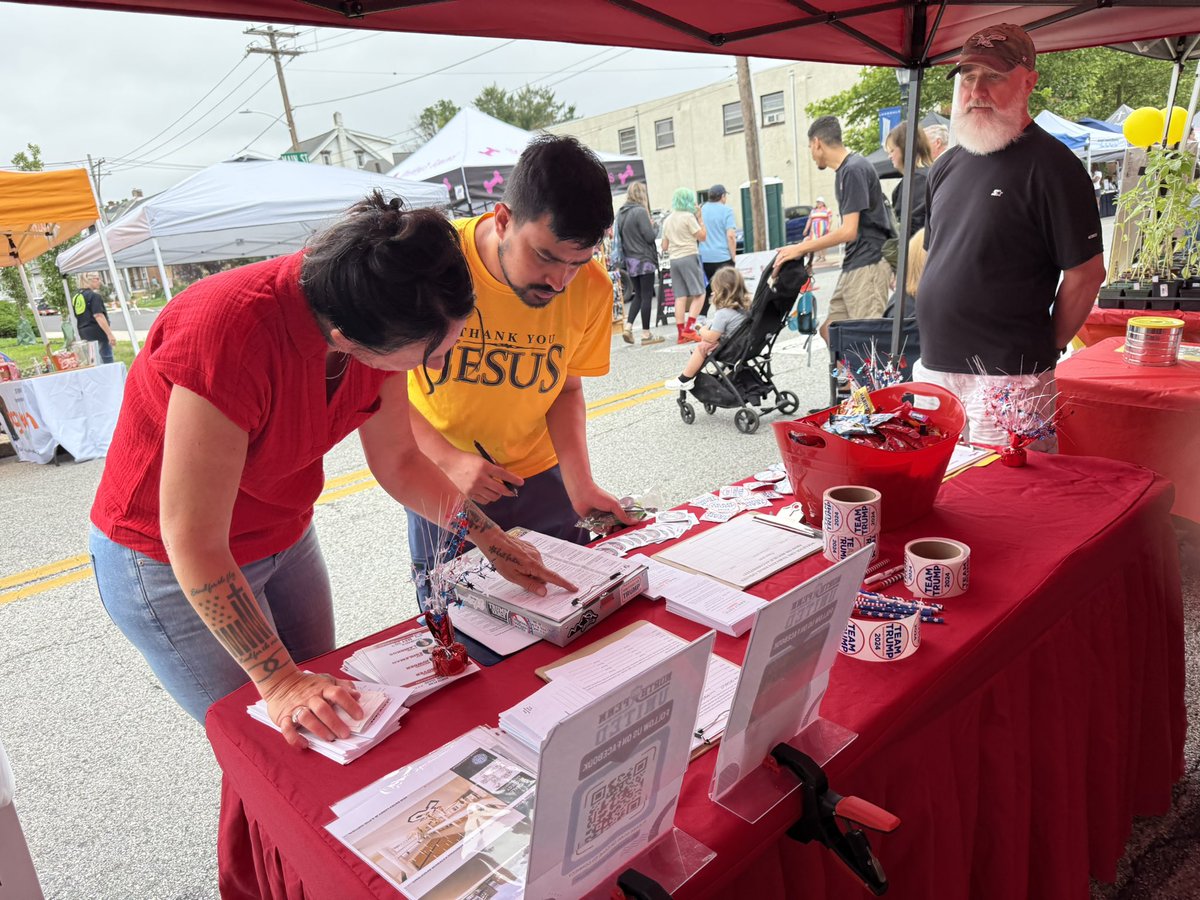 ✝️✨Wife and Mom to 15, 3 grandchildren+ (@nicolefreed7) on Twitter photo Montgomery County Landsdale Day:
+1🔴
If you need to register, change your party, address, we are here till 4!
🇺🇸🇺🇸🇺🇸
<a href="/EarlyVoteAction/">Scott Presler's Early Vote Action</a>
<a href="/ScottPresler/">ThePersistence</a>
<a href="/Eduke15/">Ellis Dukehart</a> Montgomery County Landsdale Day:
+1🔴
If you need to register, change your party, address, we are here till 4!
🇺🇸🇺🇸🇺🇸
<a href="/EarlyVoteAction/">Scott Presler's Early Vote Action</a>
<a href="/ScottPresler/">ThePersistence</a>
<a href="/Eduke15/">Ellis Dukehart</a>