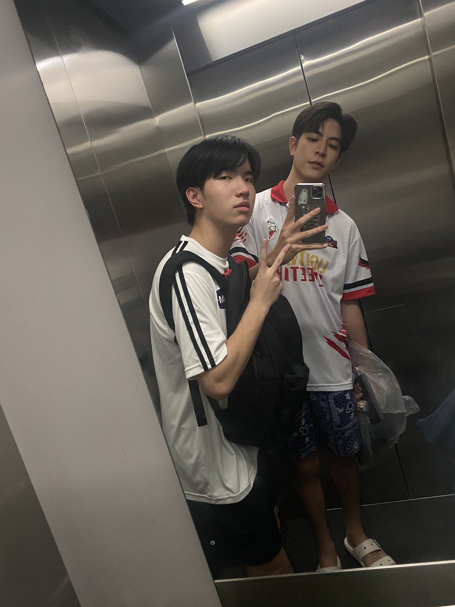sea_ta_lay's tweet photo. Q2 สู้ตายไว้ลายสู้ๆ
#Head2HeadSeries https://t.co/a2vAxjCsLb
