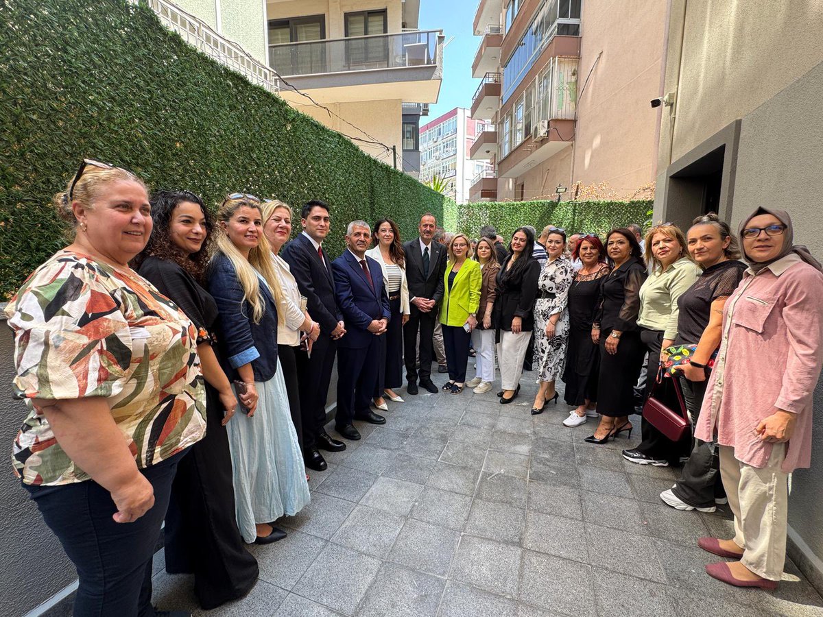 burakkilictc's tweet photo. Milliyetçi Hareket Partisi İzmir İl Başkanlığımız tarafından il binamızda düzenlenen geleneksel bayramlaşma programına katıldık.
Bayramın birlik ve kardeşlik ruhunu, Genel Sekreter Yardımcımız ve İzmir Milletvekilimiz Tamer Osmanağaoğlu, MHP İzmir İl Başkanımız Veysel Şahin, teşkilat mensuplarımız ve kıymetli İzmir’li hemşehrilerimizin yoğun katılımı ile birlikte paylaştık.

Bayramlar; millî ve manevi değerlerimizin tazelendiği, gönüllerin birleştiği kutlu zamanlardır. Rabbim birliğimizi daim eylesin.
