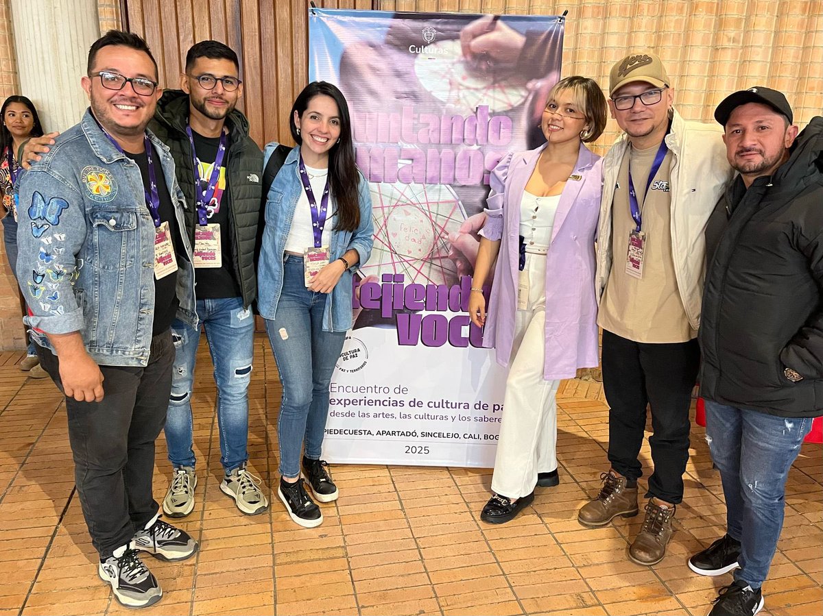 FCincoSentidos's tweet photo. Nuestro director, José Alejandro Navarro Claro, es uno de los voceros del Catatumbo en el Encuentro Nacional de Líderes y Lideresas de Cultura de Paz, organizado por el Ministerio de las Culturas, las Artes y los Saberes en Bogotá.🤝 https://t.co/Jhuey76S2r