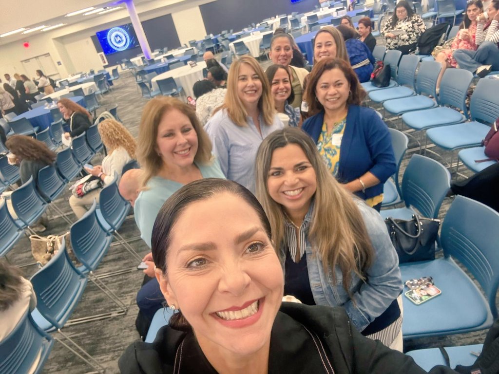 MDCPSAcademics's tweet image. Science, STEAM, and Early Childhood teams represented at the @MDCPS AI Symposium 👩💻