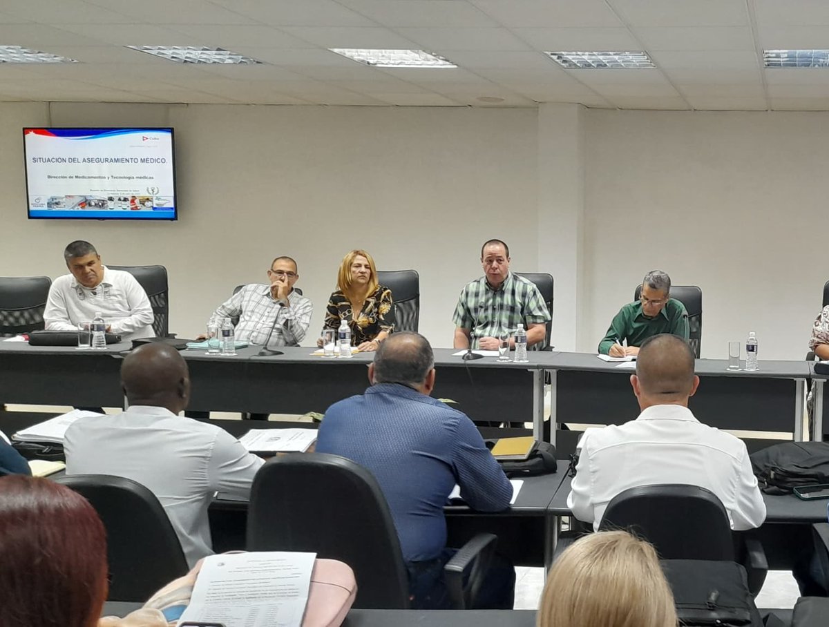 Ministerio de Salud Pública de Cuba (@minsapcuba) on Twitter photo ⚕Viceministra de Salud <a href="/CarildaG/">Carilda Peña García</a> presenta medidas para el enfrentamiento a los mosquitos del género aedes, en su período de alza, y para las enfermedades que transmite este vector.
✅Puntualiza acciones para el control de la situación higiénico sanitaria en la etapa de verano. ⚕Viceministra de Salud <a href="/CarildaG/">Carilda Peña García</a> presenta medidas para el enfrentamiento a los mosquitos del género aedes, en su período de alza, y para las enfermedades que transmite este vector.
✅Puntualiza acciones para el control de la situación higiénico sanitaria en la etapa de verano.