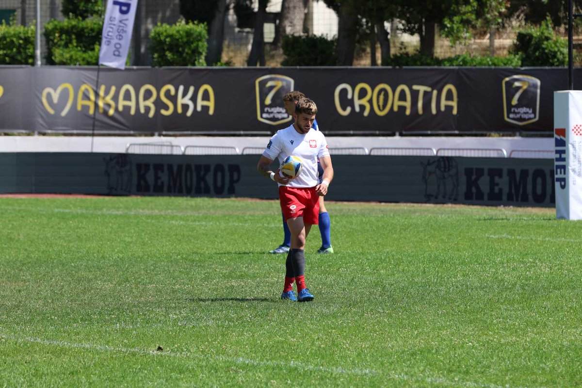 rugby_europe's tweet image. 🏉 Men’s 7s Trophy Series – Makarska 2025

🔥 Quarter-Finals Action TONIGHT!
The road to the title gets serious — who’s going through? 💪

🇺🇦 Ukraine vs Switzerland 🇨🇭🕒 8:14PM CET

🇱🇻 Latvia vs Croatia 🇭🇷🕒 8:36PM CET

🇵🇱 Poland vs Denmark 🇩🇰🕒 8:58PM CET

🇷🇴 Romania vs Hungary