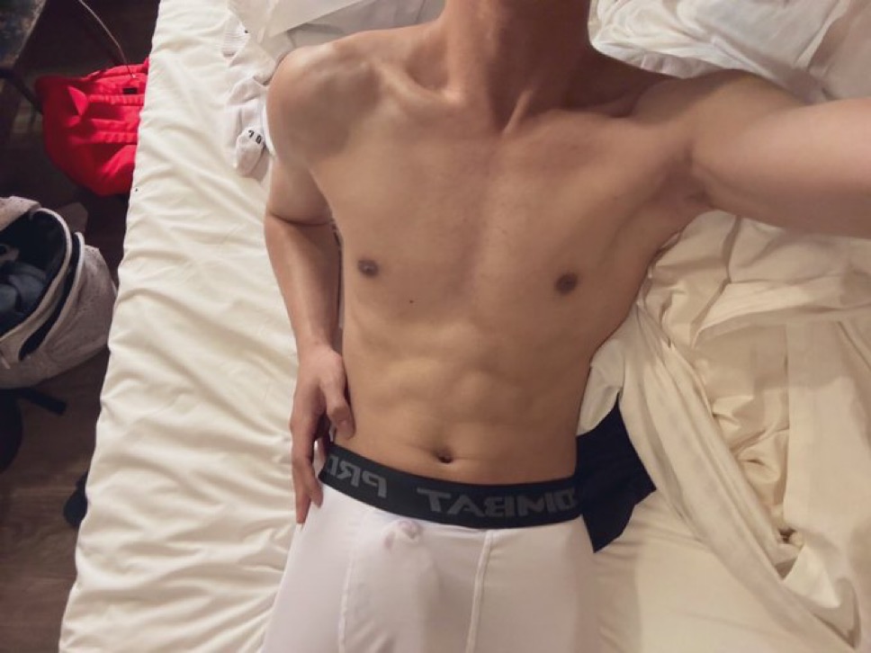 LouisSd911's tweet photo. 想被宝宝口 #高弹 #男大学生 #反差 https://t.co/MjI9dicfpG