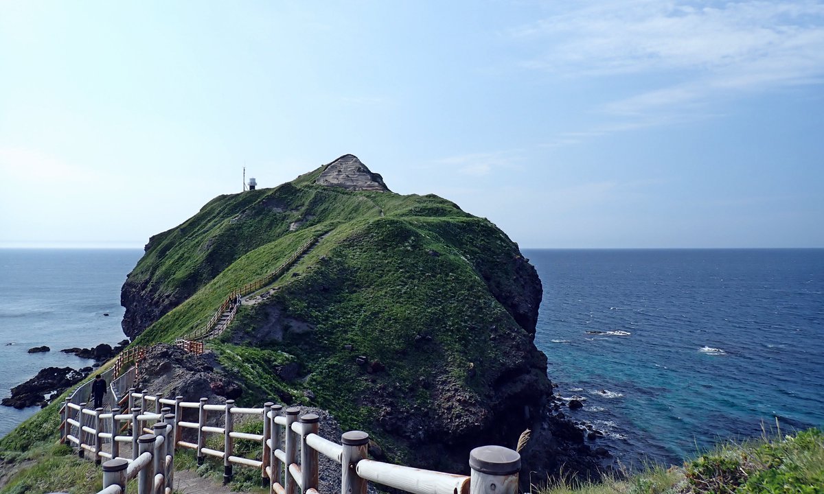 mdrigrs's tweet image. 昨年9月以来の積丹半島 (6/3)

羽田⇒新千歳⇒小樽⇒美国⇒神威岬⇒美国⇒小樽⇒新千歳⇒羽田

予約していた神威クルーズは天候悪化で中止になってしまったけれど、運良く美国でニューしゃこたん号に乗せていただけることに🙏

日帰りで神威岬滞在は60分未満でも訪ねる価値がある

年内に再訪したい✨