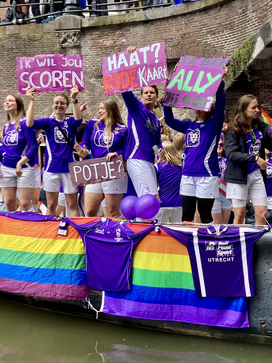 AnikaSnel's tweet photo. Loud, Out, Proud ❤️

#UtrechtPride https://t.co/g1Q8OABPeP