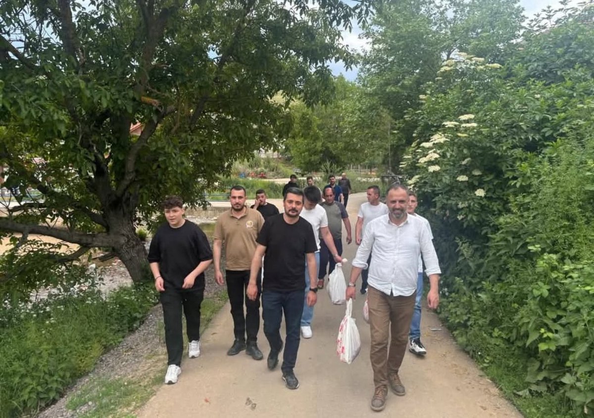 📍Kuzey Makedonya

Altınküre Uluslararası Yardım Derneği olarak Türkiye, Kuzey Makedonya ve Suriye'de kesilen kurbanlarımızın dağıtımı gerçekleşti. 

Türkiye, Türkiye'den büyüktür. 🇹🇷