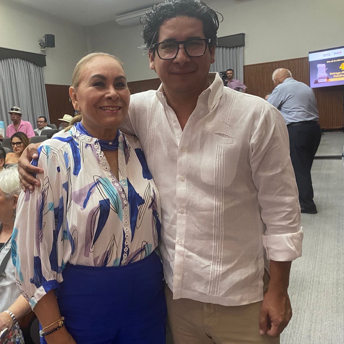 PVEMTABASCO (@pvemtabasco) on Twitter photo 📢 En el Día de la Libertad de Expresión, nuestro dirigente <a href="/diegoedelao/">Diego De la O Cetina</a>, convivió con integrantes de la ATP y celebró con ellos la entrega del Premio Libre, en su cuarta edición.
🎙️ Reconocemos y valoramos el trabajo valiente de quienes informan con ética y compromiso. 📢 En el Día de la Libertad de Expresión, nuestro dirigente <a href="/diegoedelao/">Diego De la O Cetina</a>, convivió con integrantes de la ATP y celebró con ellos la entrega del Premio Libre, en su cuarta edición.
🎙️ Reconocemos y valoramos el trabajo valiente de quienes informan con ética y compromiso.