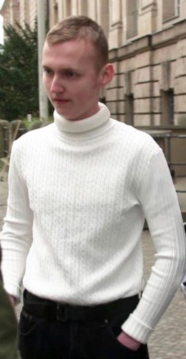 Warum berichtet man mal nicht, dass sein Gesinnungskollege da kein Stück besser ist?
Möglicherweise weil es ein Nazi war?