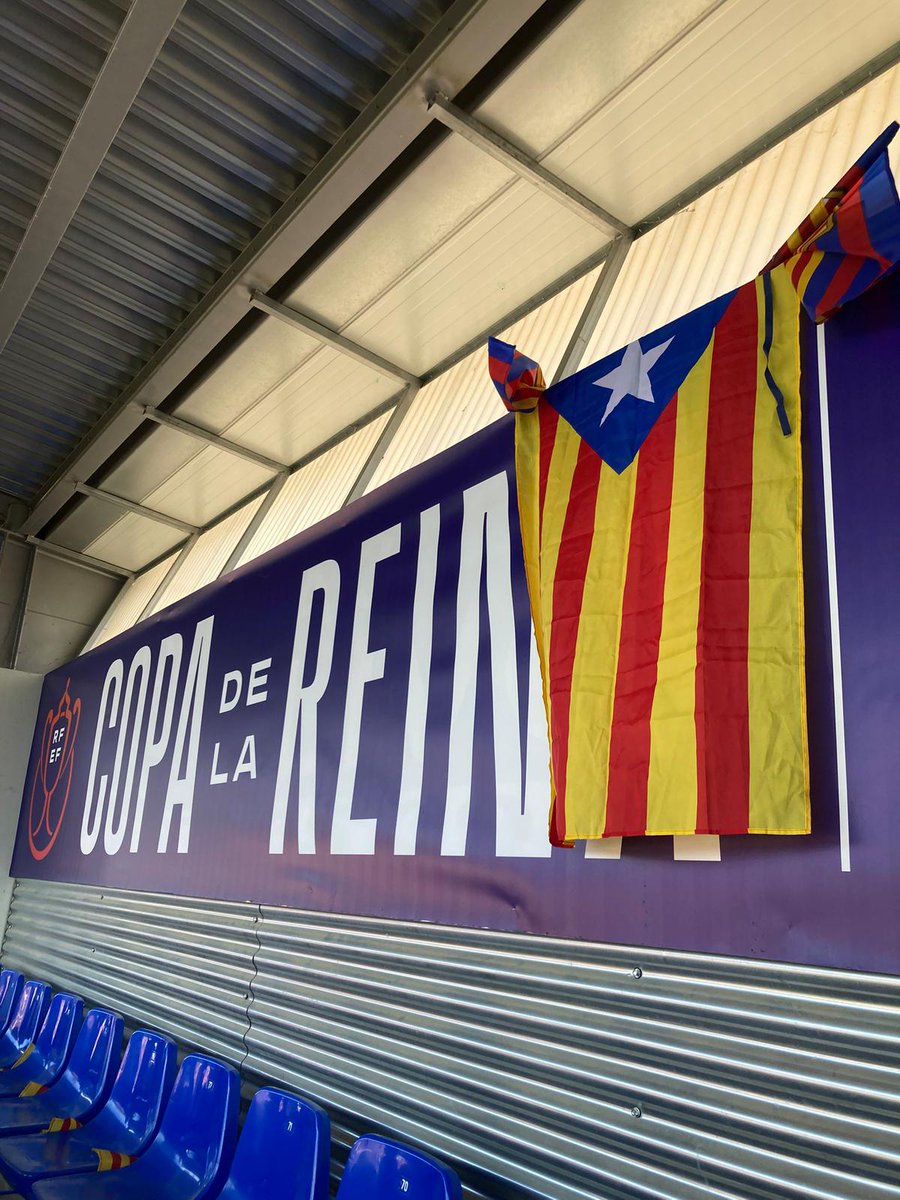 Hola <a href="/CasaReal/">Casa de S.M. el Rey</a> records des d'Osca d'unes catalanes que són amb el <a href="/FCBfemeni/">FC Barcelona Femení</a> 
I records també per a tu <a href="/IdiazAyuso/">Isabel Díaz Ayuso</a> 
Puta Espanya i Visca Catalunya Lliure !!