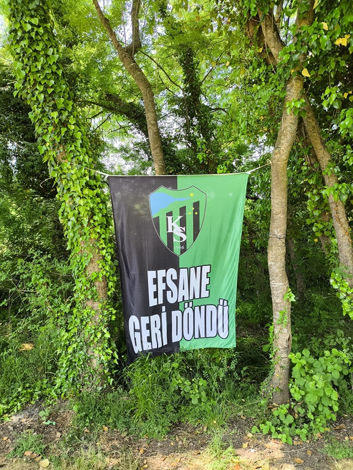 Beşiktaş’a, Galatasaray’a, Fenerbahçe’ye açık çağrımızdır: Kocaelispor’u diğer Anadolu takımlarıyla bir tutmayın!

Kocaelispor, sadece bir futbol takımı değil; tarih yazan, kupalar kaldıran, stadyumları inleten bir direniştir. Bizi sıradan Anadolu takımlarıyla karıştırmayın.