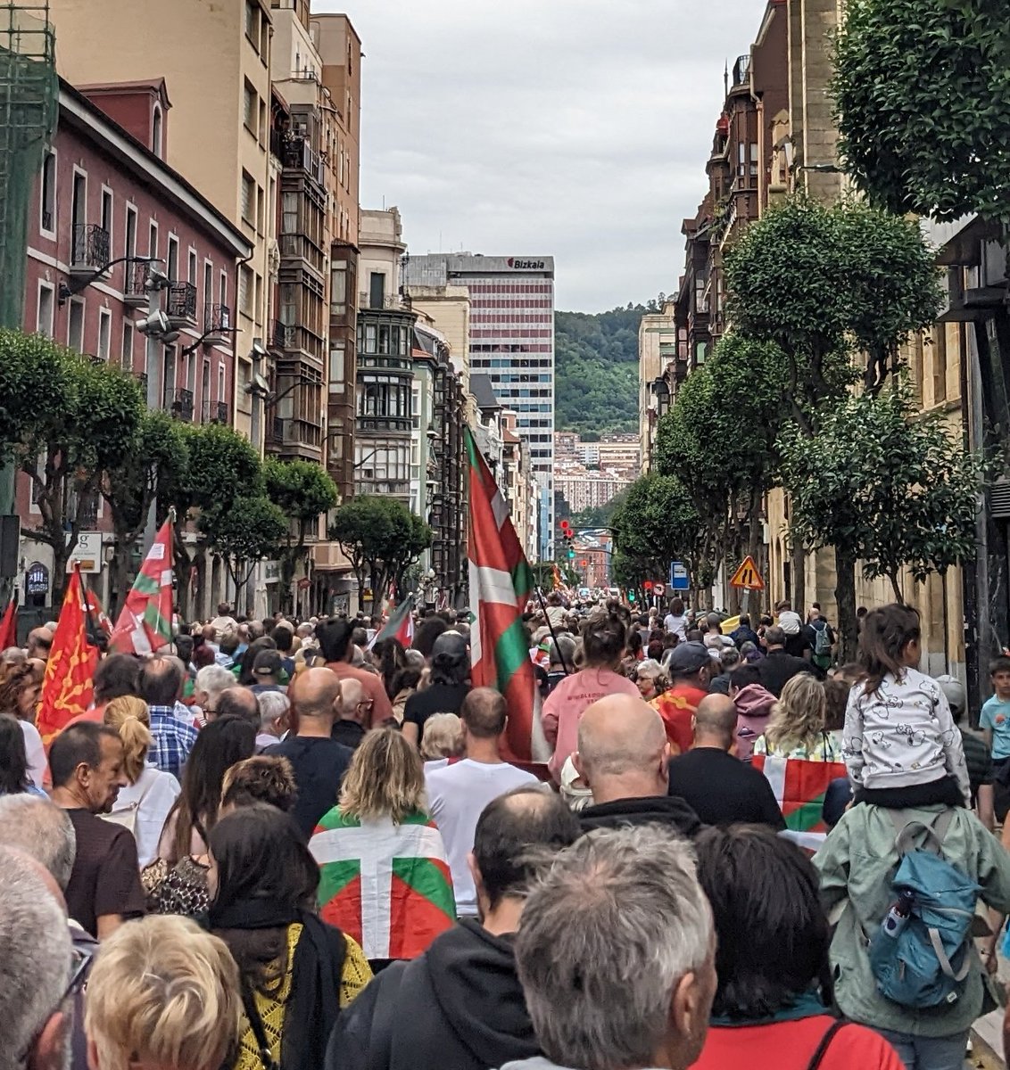 Euskal Herriak erabaki.
<a href="/gure_esku/">Gure Esku</a>