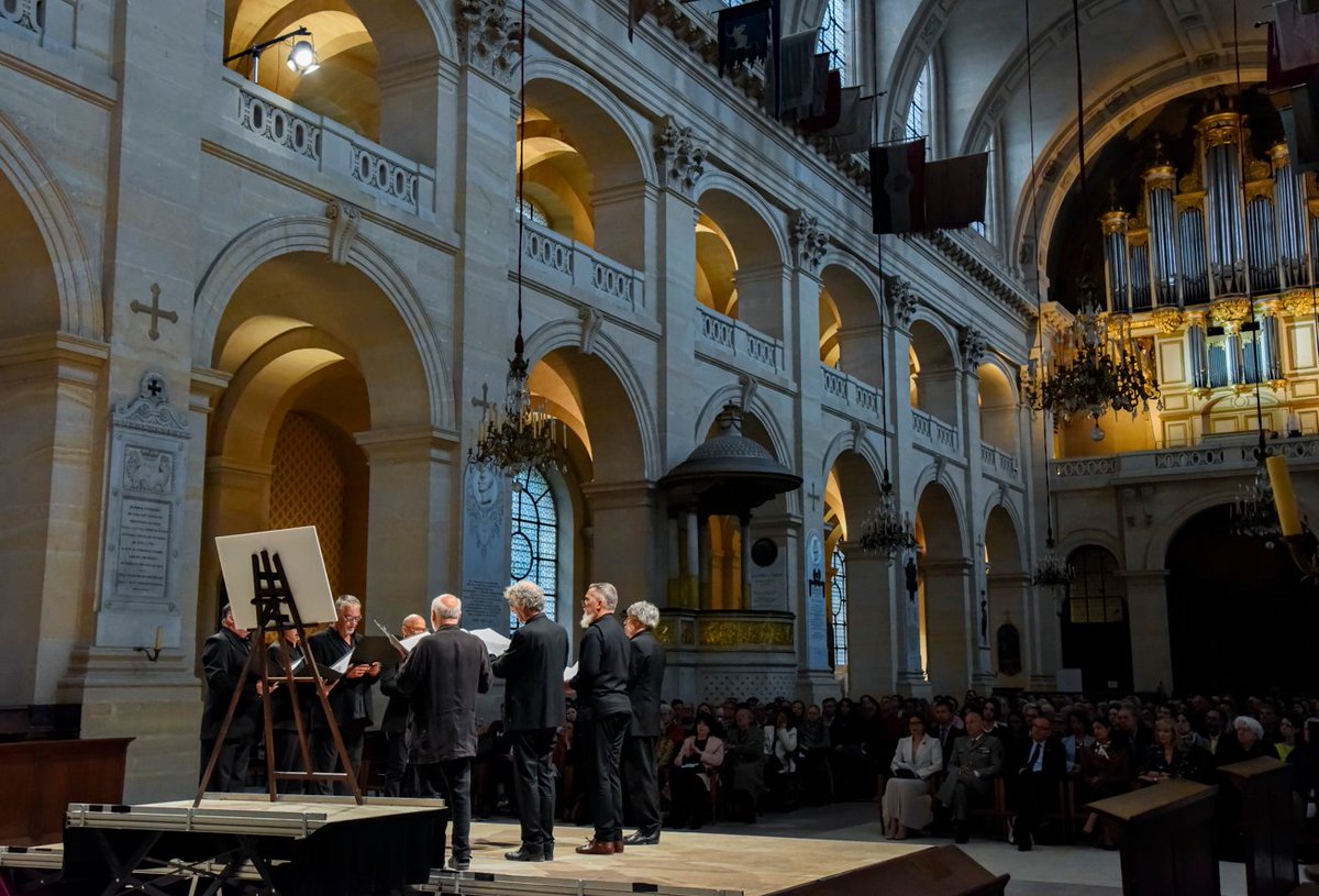 🎼 [#Saisonmusicale] Un moment suspendu hors du temps : le concert « L’Antiphonaire des Invalides », donné le jeudi 5 juin dans la majestueuse cathédrale Saint-Louis des Invalides.

👏 L’ensemble Organum, sous la direction de Marcel Pérès, a interprété avec virtuosité la séquence
