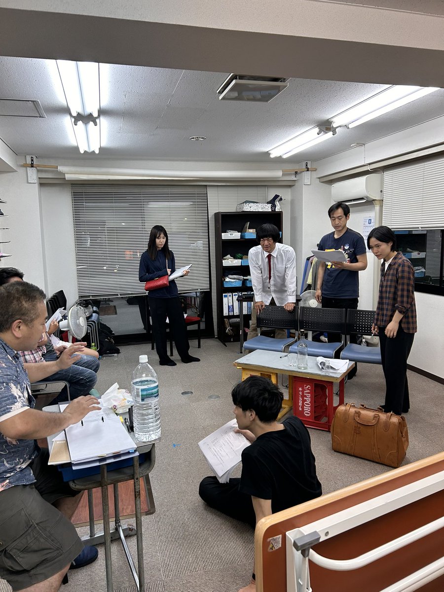studio_bolo's tweet photo. 本日の立ち稽古♪
少しずつ登場人物が増えてだけど、ようやく全員出演者が登場しましたヾ(*´▽｀*)ﾉ
…制作の方も来てくれて、さりげなく写っております( *´艸｀)

※チケットはこちらから↓
https://t.co/dl1zh1lRe0 https://t.co/oq86BqoKZO