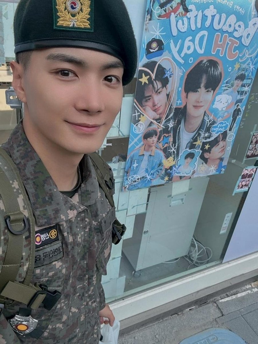 KIMJONGHYEON_TH's tweet image. 🫶❤️

#KIMJONGHYEON #김종현