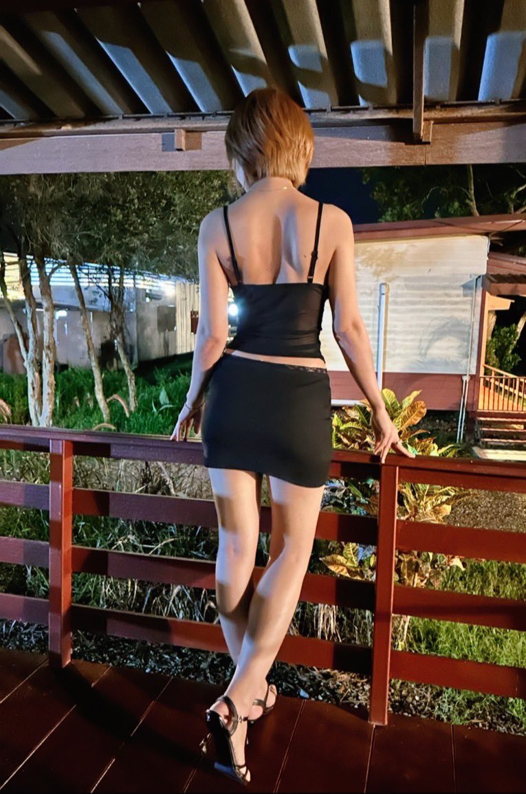 เหงาจังอยากไปเที่ยวอีก พอจะมีหนุ่มไปเที่ยวด้วยไหมน้า😬