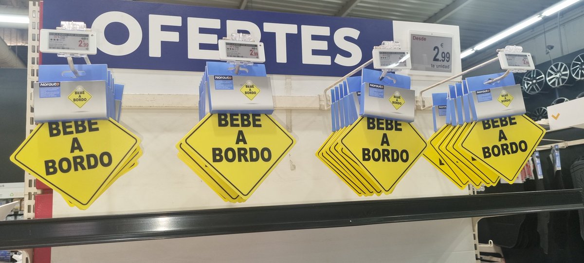 Codina2CV's tweet image. No veo esto muy apropiado 😅😅@NorautoEspana